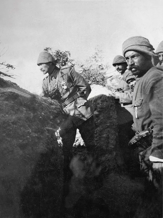 Çanakkale siperlerinde Mustafa Kemal, 1915